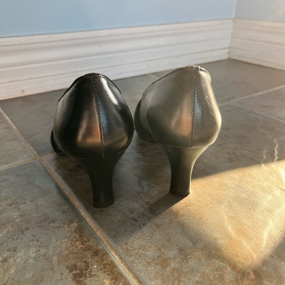 Black Kitten Heels - Picture 4 of 5